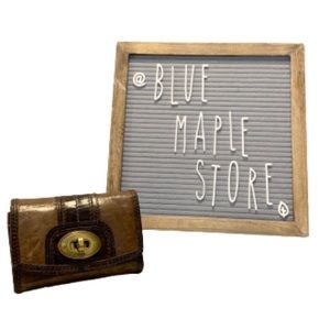 NWOT Fossil Leather Trifold Women’s Wallet